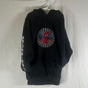 Gildan Black Men's Crewneck Sweatshirt with Red & Blue Spider Graphic